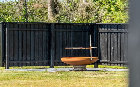 Guja - 1Km from the Sea: Cottage, Home, House, Roof, Porch, Estate, Siding, Garden Buildings, Farmhouse, Yard
