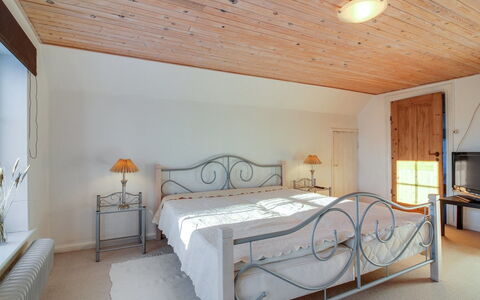 Fraþulf - 6Km from the Sea: Furniture, Bed, Interior Design, Bedroom, Flooring, Bedding, Ceiling, Bed Sheet, Wood, Floor