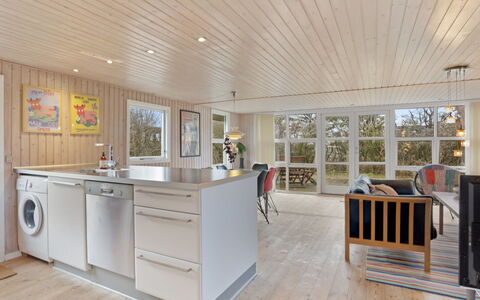 Sande - 450M from the Sea: House, Home, Door, Roof, Cottage, Estate, Garden, Shade, Siding, Yard