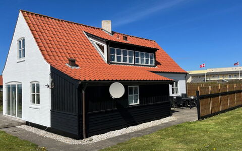 Nantje - 125M from the Sea: Cottage, Home, House, Roof, Porch, Estate, Siding, Garden Buildings, Farmhouse, Yard