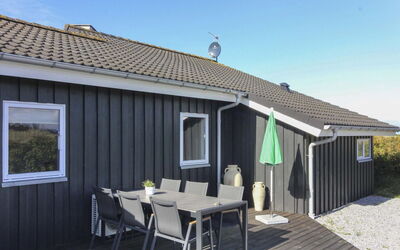 Lauri - 350M from the Sea