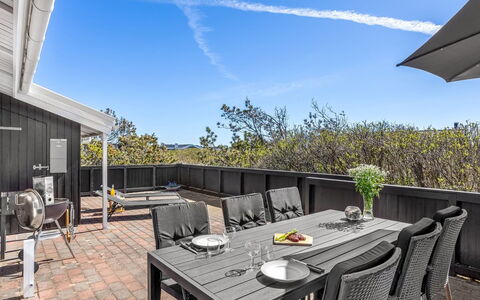 Loryleimis - 300M from the Sea: House, Home, Door, Roof, Cottage, Estate, Garden, Shade, Siding, Yard