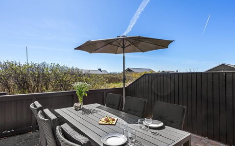 Loryleimis - 300M from the Sea: House, Home, Door, Roof, Cottage, Estate, Garden, Shade, Siding, Yard