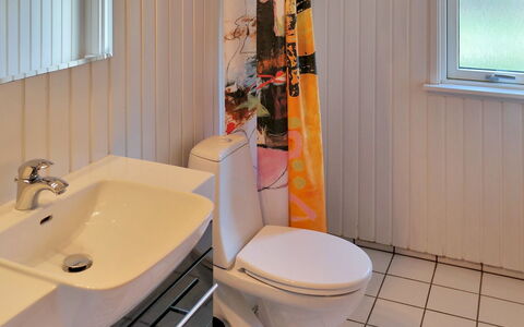 Eden - 800M from the Sea: Plumbing Fixture, Toilet Seat, Bathroom, Toilet, Flooring, Floor, Interior Design, Plumbing, Sink, Tap