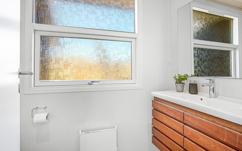 Ingela - 350M from the Sea: Interior Design, Plumbing Fixture, Glass, Ceiling, Plumbing, Window Covering, Molding, Window Treatment, Bathroom, Sash Window