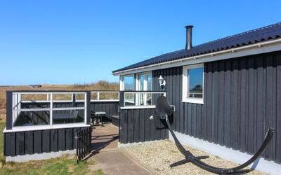 Steffenie - 400M from the Sea