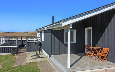 Steffenie - 400M from the Sea
