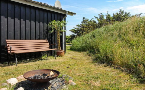 Alberga - 700M from the Sea: Wood, House, Cottage, Home, Roof, Rural Area, Siding, Log Cabin, Garden Buildings, Hardwood