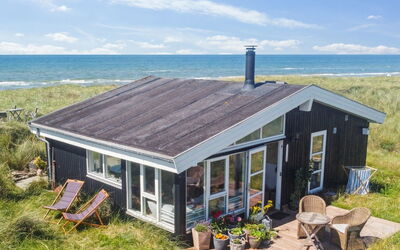 Anissa - 100M from the Sea