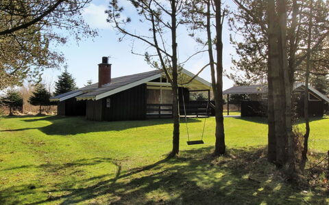 Conradine - 500M from the Sea: Residential Area, Roof, Suburb, Driveway, Estate, Chimney