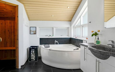 Sinica - 1.4Km from the Sea: Plumbing Fixture, Flooring, Interior Design, Ceiling, Floor, Tap, Bathtub, Plumbing, Sink, Bathroom