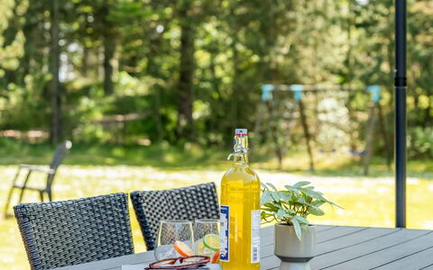 Gottfrede - 600M from the Sea: 