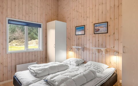 Beeke - 1.4Km from the Sea: Wood, Bedroom, Bed, Snow, Home, Freezing, Bedding, Winter, Bed Frame, Bed Sheet