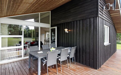 Beeke - 1.4Km from the Sea: Wood, Wood Flooring, Flooring, Porch, Architecture, Hardwood, Home, Ceiling, Floor, Plank
