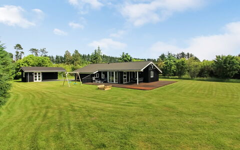 Beeke - 1.4Km from the Sea: Home, Cottage, Estate, Lawn, Farmhouse, Garden, Landscaping, Yard, Garden Buildings, Farm