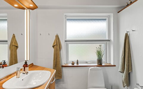 Eelin - 275M from the Sea: Interior Design, Wall, Plumbing Fixture, Flooring, Wood, Ceiling, Sink, Floor, Tap, Bathroom
