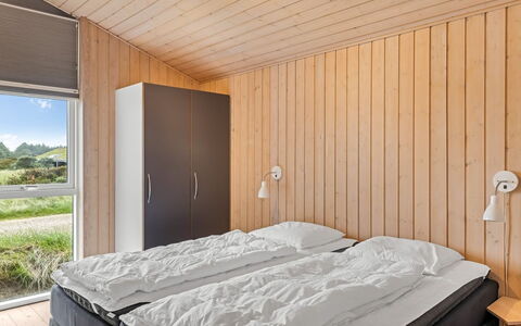 Eelin - 275M from the Sea: Wood, Ceiling, Interior Design, Flooring, Floor, Bedroom, Room, Bed, Wood Stain, Hardwood
