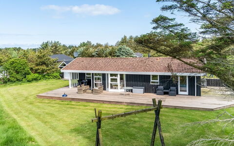 Klakke - 900M from the Sea: Cottage, Garden, Siding, Garden Buildings, Shade, Yard, Backyard, Lawn, Farmhouse, Landscaping
