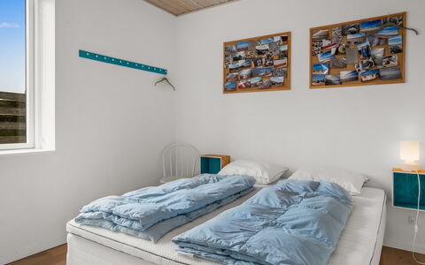 Elmo - 300M from the Sea: Bedroom, Wood, Bed, Floor, Interior Design, Bed Sheet, Flooring, Bedding, Ceiling, Furniture