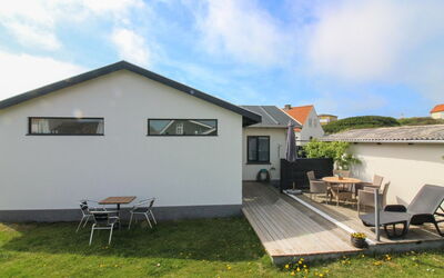 Arnke - 125M from the Sea