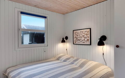 Pertti - 400M from the Sea: Wood, Ceiling, Interior Design, Bedroom, Lighting, Light Fixture, Flooring, Floor, Room, Bed