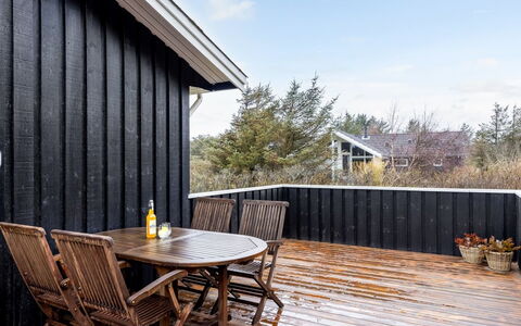 Pertti - 400M from the Sea: Wood, Hardwood, Composite Material, Plank, Wood Flooring, Deck, Siding, Wood Stain, Porch, Outdoor Furniture