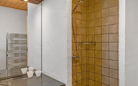 Berenika - 500M from the Sea: Wall, Flooring, Interior Design, Floor, Wood, Plumbing Fixture, Ceiling, Lighting, Bathroom, Plumbing