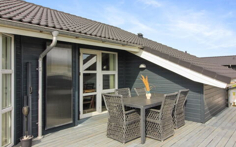 Anett - 400M from the Sea: Wood, Flooring, Interior Design, Floor, Furniture, Wood Flooring, Room, Ceiling, Wood Stain, Hardwood