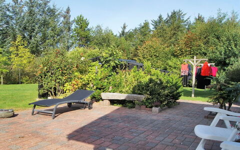 Antonella - 850M from the Sea: Wood, Sea, Cloud, Coastal And Oceanic Landforms, Deck, Ocean, Plank, Boardwalk, Coast, Hardwood