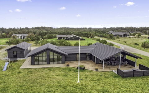 Juho - 900M from the Sea: House, Home, Roof, Cottage, Land Lot, Estate, Farmhouse, Village, Farm