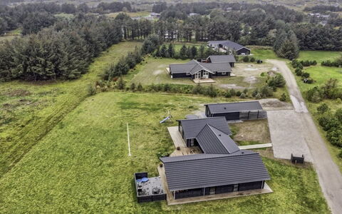 Juho - 900M from the Sea: House, Home, Roof, Cottage, Land Lot, Estate, Farmhouse, Village, Farm