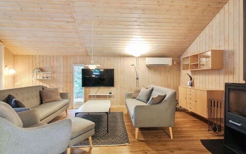 Elsemaria - 1.3Km from the Sea: Roof, House, Residential Area, Home, Estate, Cottage, Design