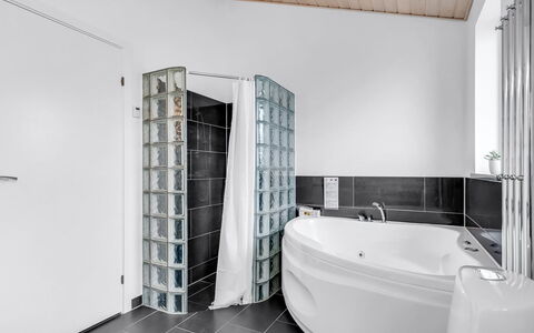Meino - 1.4Km from the Sea: Interior Design, Flooring, Ceiling, Floor, Plumbing Fixture, Room, Plumbing, Apartment, Tap, Bathroom