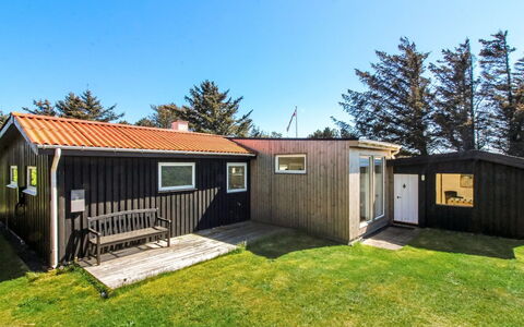 Daren - 600M from the Sea: Roof, House, Residential Area, Home, Estate, Cottage, Design