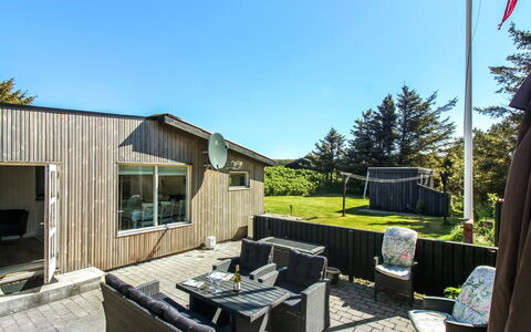 Daren - 600M from the Sea: Roof, House, Residential Area, Home, Estate, Cottage, Design