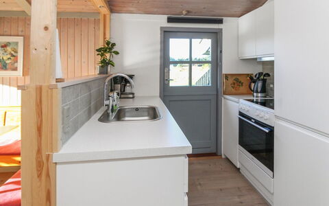Daje - 600M from the Sea: Kitchen, Flooring, Wood, Interior Design, Countertop, Furniture, Kitchen Appliance, Floor, Major Appliance, Ceiling