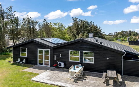 Hermine - 600M from the Sea: 