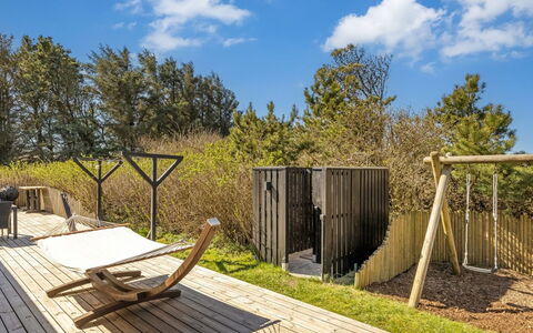 Ømod - 300M from the Sea: Wood, Land Lot, Deck, Hardwood, Plank, Garden, Wood Stain, Wood Flooring, Backyard, Shade