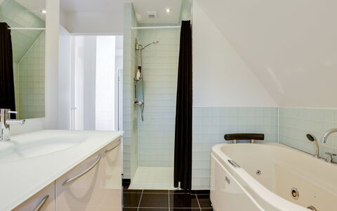 Thythulf - 550M from the Sea: Bathroom, Flooring, Plumbing Fixture, Interior Design, Floor, Bathtub, Ceiling, Tap, Plumbing, Sink