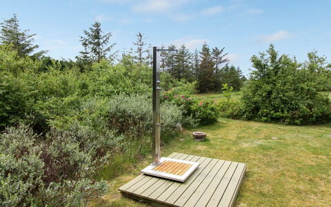 Ele - 900M from the Sea: House, Home, Door, Roof, Cottage, Estate, Garden, Shade, Siding, Yard