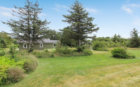 Ele - 900M from the Sea: House, Home, Door, Roof, Cottage, Estate, Garden, Shade, Siding, Yard