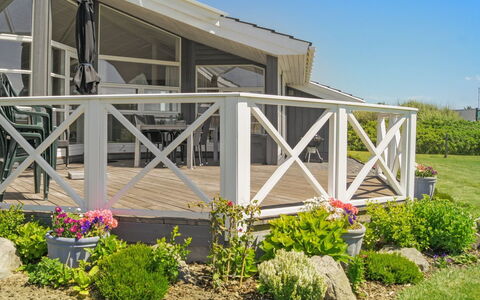 Tayna - 300M from the Sea: Home, Cottage, Porch, Siding, Farmhouse, Outdoor Structure