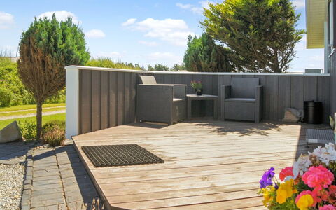 Tayna - 300M from the Sea: Home, Cottage, Porch, Siding, Farmhouse, Outdoor Structure