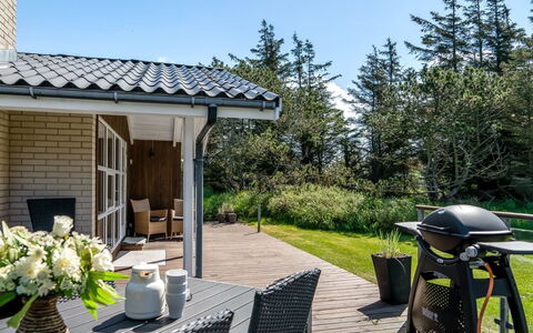 Brunetta - 800M from the Sea: Roof, Shrub, Outdoor Furniture, Home, Cottage, Garden, Chair, Shade, Yard, Patio