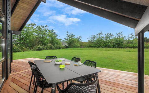 Harri - 850M from the Sea: House, Home, Door, Roof, Cottage, Estate, Garden, Shade, Siding, Yard