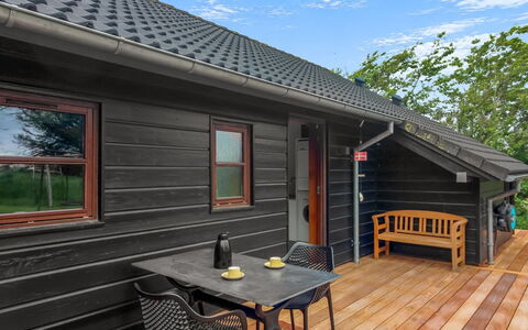 Harri - 850M from the Sea: House, Home, Door, Roof, Cottage, Estate, Garden, Shade, Siding, Yard