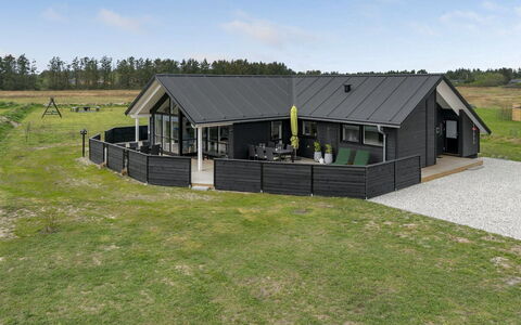 Ina - 1.2Km from the Sea: Roof, Home, Cottage, Siding, Shade, Garden Buildings, Estate, Porch, Farmhouse, Yard