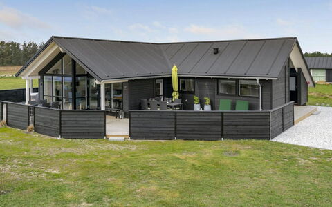 Ina - 1.2Km from the Sea: Roof, Home, Siding, Cottage, Shade, Porch, Garden Buildings, Yard, Shed, Farmhouse