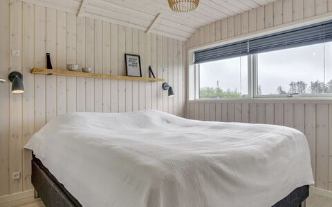Ina - 1.2Km from the Sea: Wood, Bedroom, Ceiling, Flooring, Bed, Floor, Interior Design, Bedding, Bed Sheet, Bed Frame
