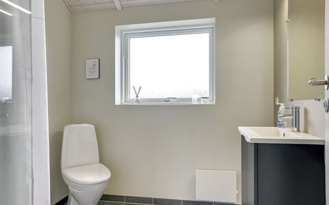 Ina - 1.2Km from the Sea: Toilet Seat, Wall, Flooring, Floor, Plumbing Fixture, Toilet, Interior Design, Bathroom, Ceiling, Plumbing